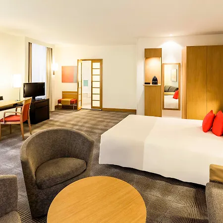 Novotel Centre Hotel